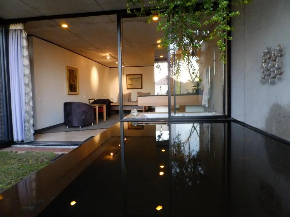 Snooze In Hout Bay Self-Catering Hotel 4*,
